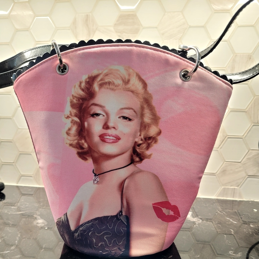 Marilyn monroe handbag